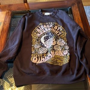 Never worn Billabong sweatshirt.